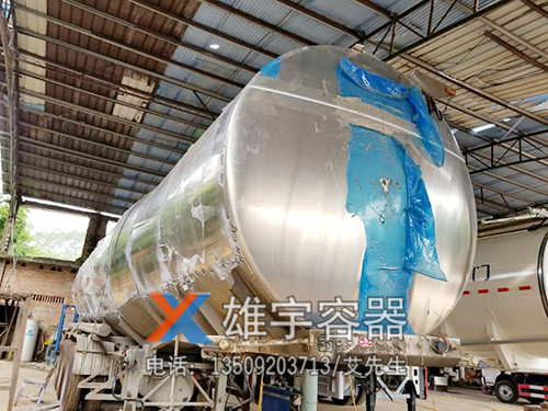 東（dōng）莞大型油罐安裝廠家